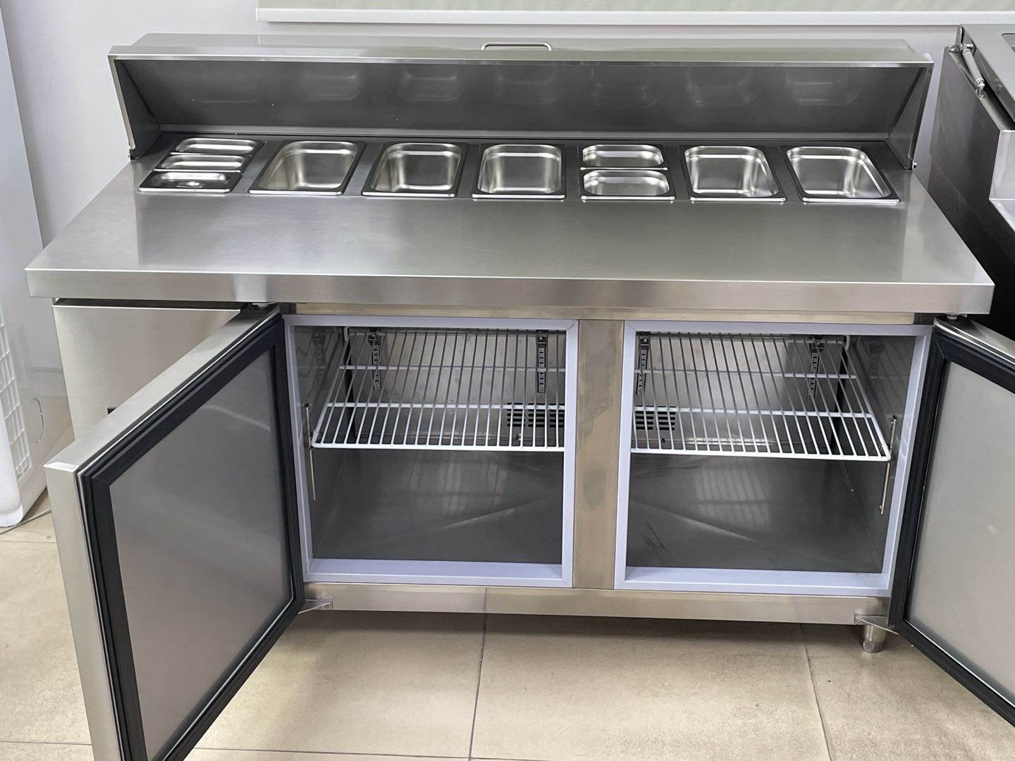 Refrigerador Comercial Embutid - Storage Food Prep avaliação e preço